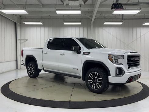 Used 2022 GMC Sierra 1500 AT4 image 2