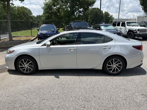 Used 2016 Lexus ES 350 w/ Luxury Package w/Wood Trim FWD image 4