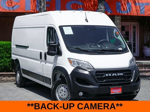 Used 2025 RAM ProMaster 2500 w/ Convenience Group FWD image 2