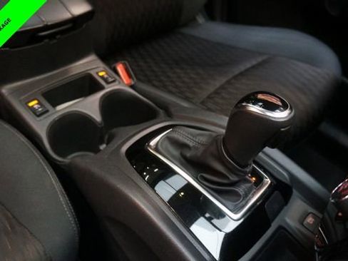 Used 2019 Nissan Rogue SV w/ Sun & Sound Touring Package image 53