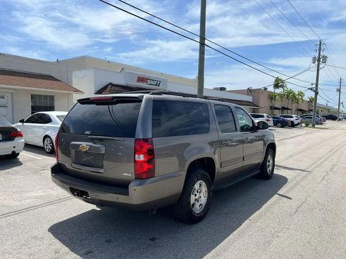 Used 2012 Chevrolet Suburban LS w/ Convenience Package 1 image 3