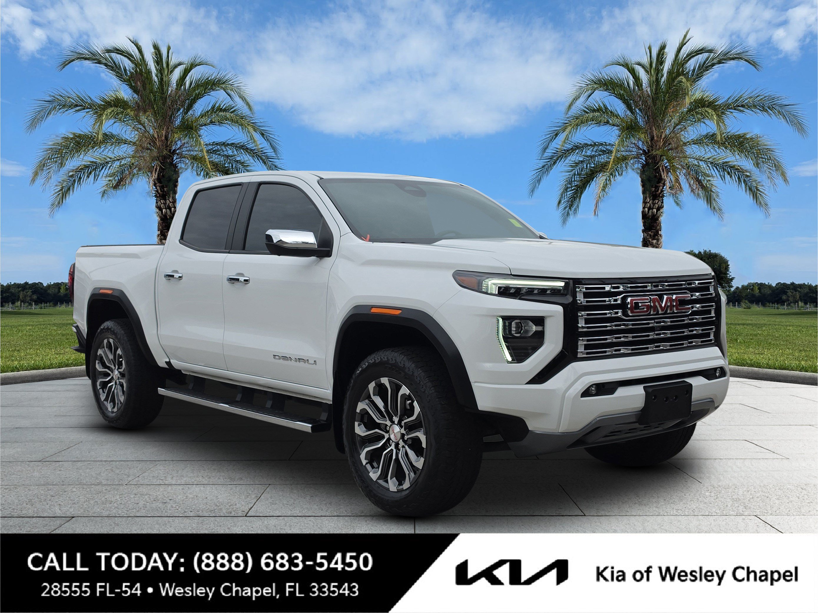 Used 2024 GMC Canyon Denali AWD/4WD image 1