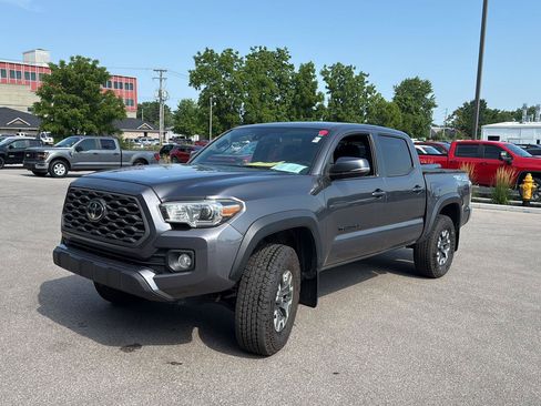 Used 2020 Toyota Tacoma TRD Off-Road AWD/4WD image 7
