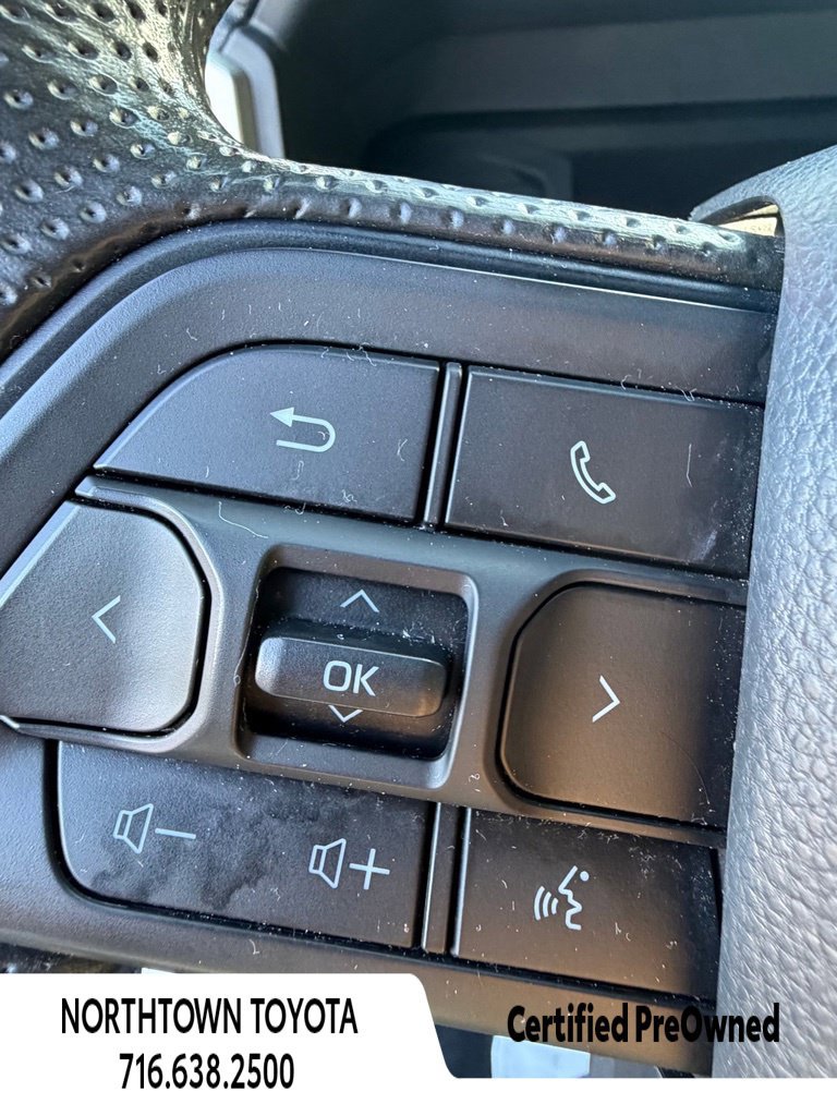 Used 2025 Toyota Tacoma SR5 AWD/4WD image 24