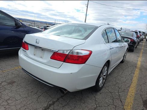 Used 2015 Honda Accord EX image 2