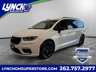 Used 2025 Chrysler Pacifica Limited