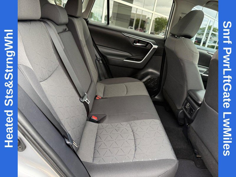 Used 2021 Toyota RAV4 XLE w/ Convenience Package AWD/4WD image 12