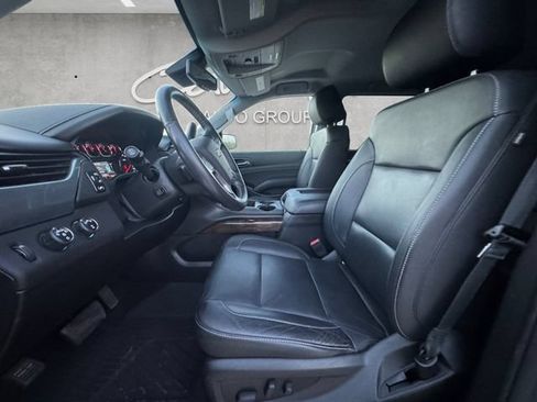 Used 2018 Chevrolet Suburban LT w/ Luxury Package AWD/4WD image 19