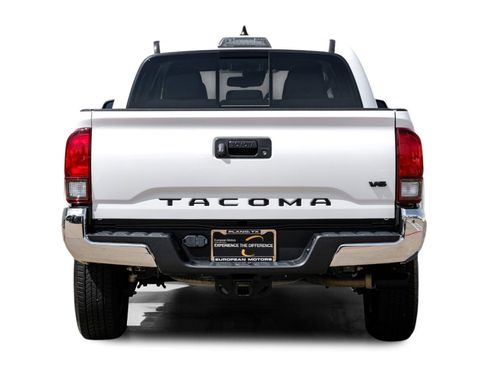 Used 2021 Toyota Tacoma SR5 RWD image 8
