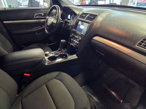 Used 2018 Ford Explorer XLT w/ Equipment Group 201A image 55