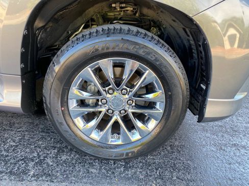 Used 2014 Lexus GX 460 Luxury AWD/4WD image 18