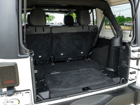 Used 2018 Jeep Wrangler Unlimited Sport S AWD/4WD image 49