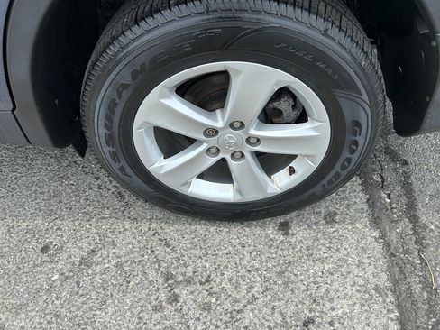 Used 2013 Toyota RAV4 XLE AWD/4WD image 20