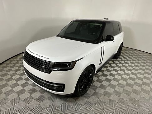 Certified 2024 Land Rover Range Rover SE AWD/4WD image 9