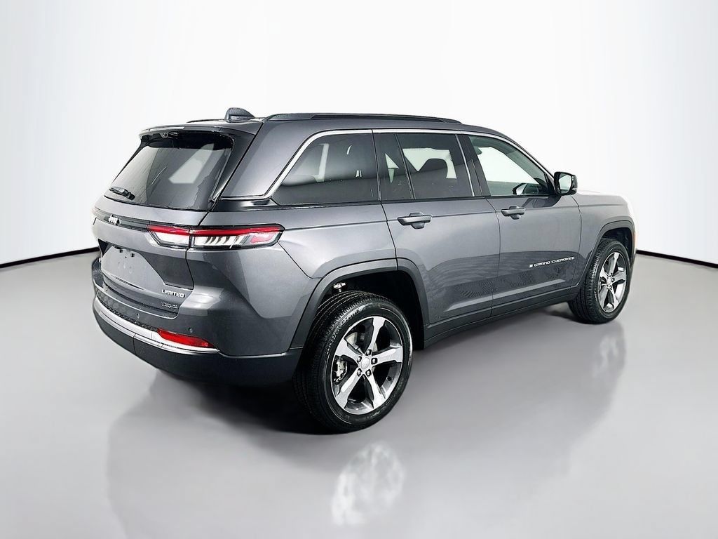 New 2026 Jeep Grand Cherokee Limited w/ Luxury Tech Group II AWD/4WD image 7