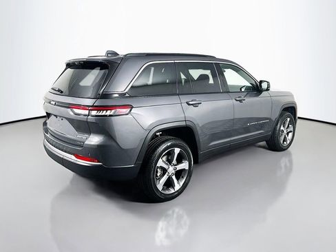 New 2026 Jeep Grand Cherokee Limited w/ Luxury Tech Group II AWD/4WD image 7