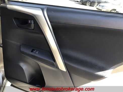 Used 2014 Toyota RAV4 LE FWD image 19