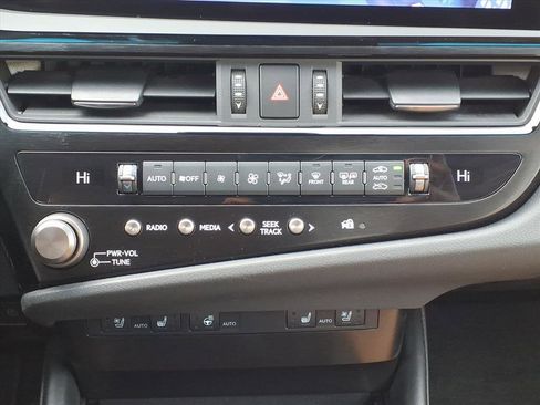 Certified 2023 Lexus ES 350 w/ Premium Package image 13