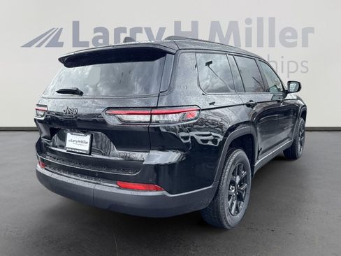 New 2025 Jeep Grand Cherokee L Altitude image 8