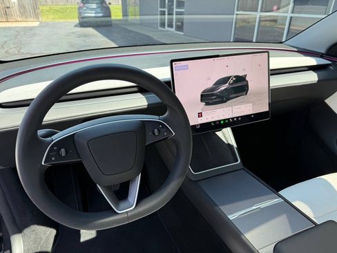 Used 2026 Tesla Model Y Long Range AWD/4WD image 13