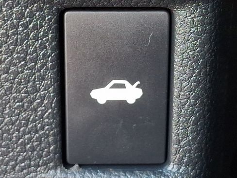 Used 2025 Honda Accord SE image 28