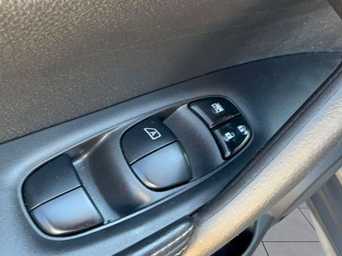 Used 2019 Nissan Rogue S AWD/4WD image 19