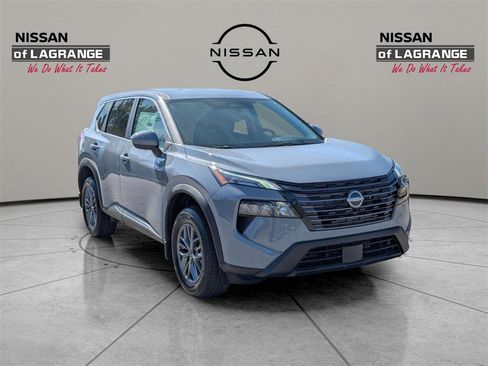 New 2026 Nissan Rogue SV image 3