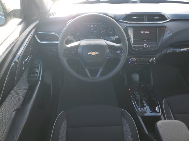 Used 2023 Chevrolet TrailBlazer LT w/ LPO, Blackout Package FWD image 16