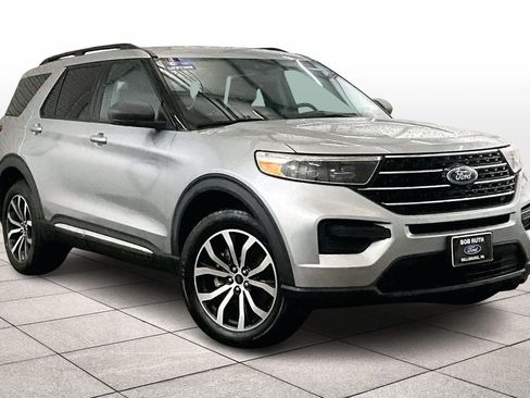 Certified 2021 Ford Explorer XLT image 2