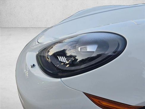 Used 2025 Porsche 718 Boxster RWD image 19