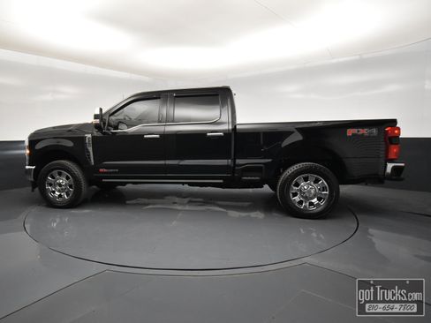 Used 2024 Ford F250 King Ranch w/ Chrome Package image 3