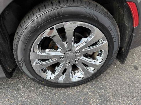 Used 2017 Chrysler 200 Limited Platinum w/ Comfort & Convenience Group FWD image 9