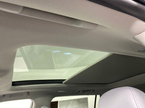 New 2026 Toyota Highlander Platinum image 10