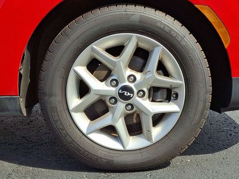 Used 2023 Kia Soul LX w/ LX Technology Package FWD image 50