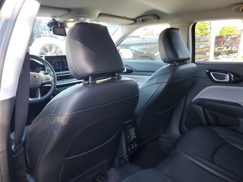 Used 2022 Jeep Compass Limited w/ Elite Group image 6