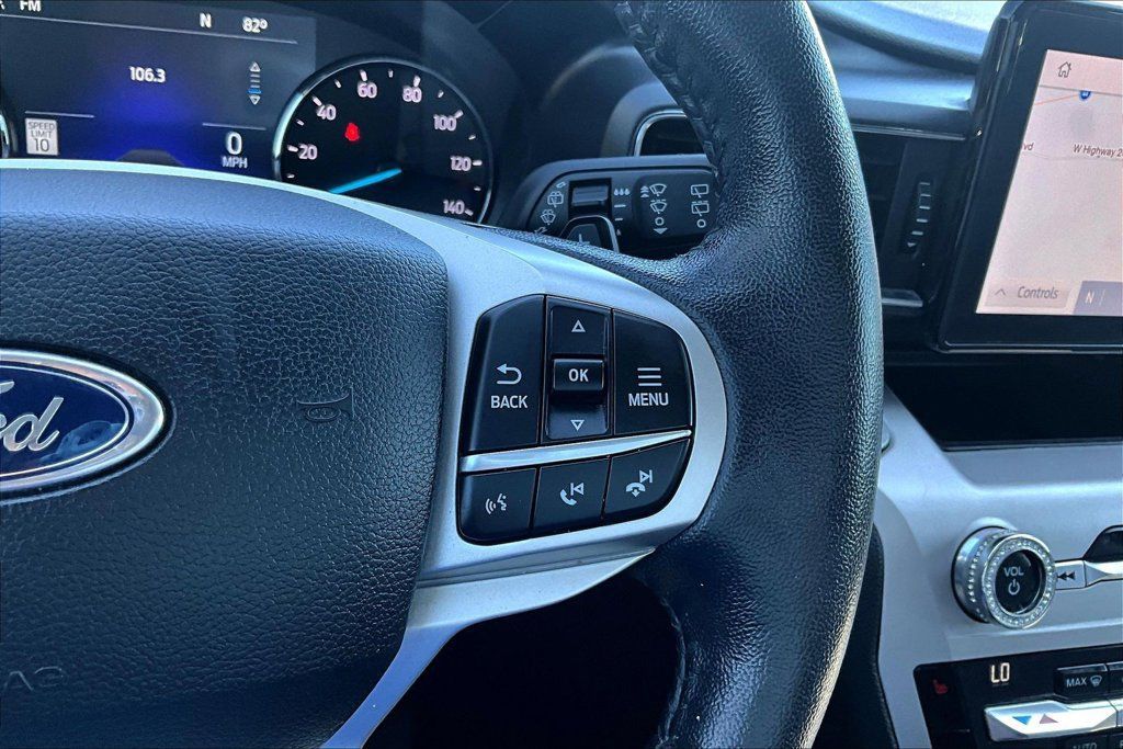 Used 2021 Ford Explorer XLT w/ Equipment Group 202A AWD/4WD image 21