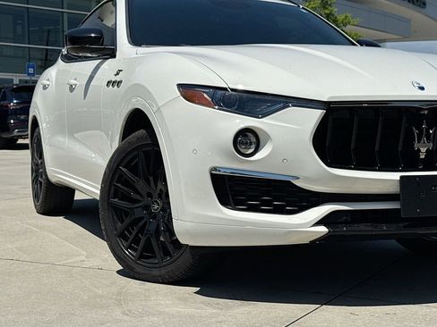 Used 2022 Maserati Levante GT AWD/4WD image 9