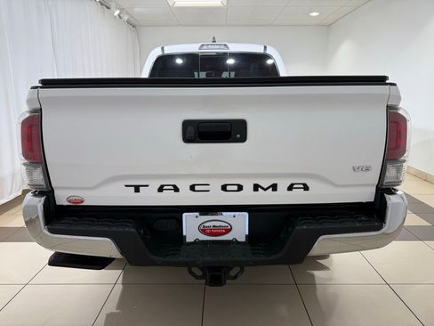 Certified 2023 Toyota Tacoma TRD Off-Road AWD/4WD image 4