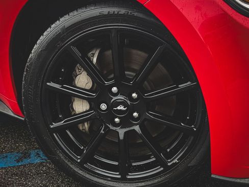 Used 2016 Ford Mustang GT Premium w/ Black Accent Package RWD image 32