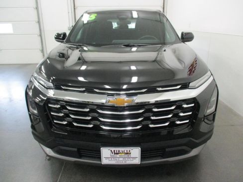 Used 2025 Chevrolet Equinox LT image 8