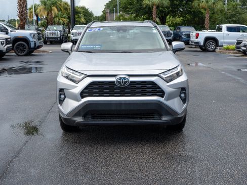 Used 2024 Toyota RAV4 XLE Premium FWD image 8