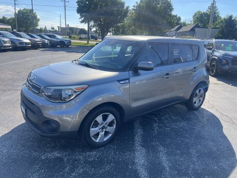 Used 2017 Kia Soul FWD image 4
