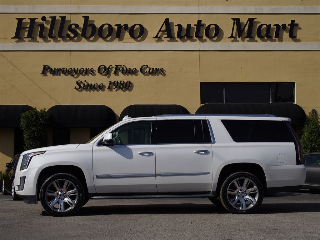 Used 2016 Cadillac Escalade ESV Luxury RWD image 3