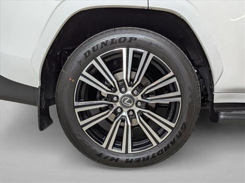 Used 2026 Lexus LX 600 4WD w/ Accessory Package (Z1) image 27