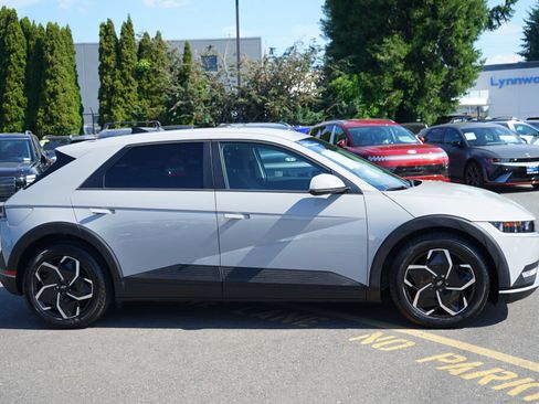 Certified 2024 Hyundai Ioniq 5 SE AWD/4WD image 4