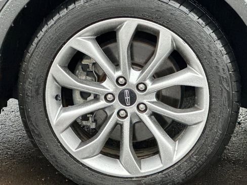 Used 2018 Lincoln MKC Select w/ Select Plus Package image 27