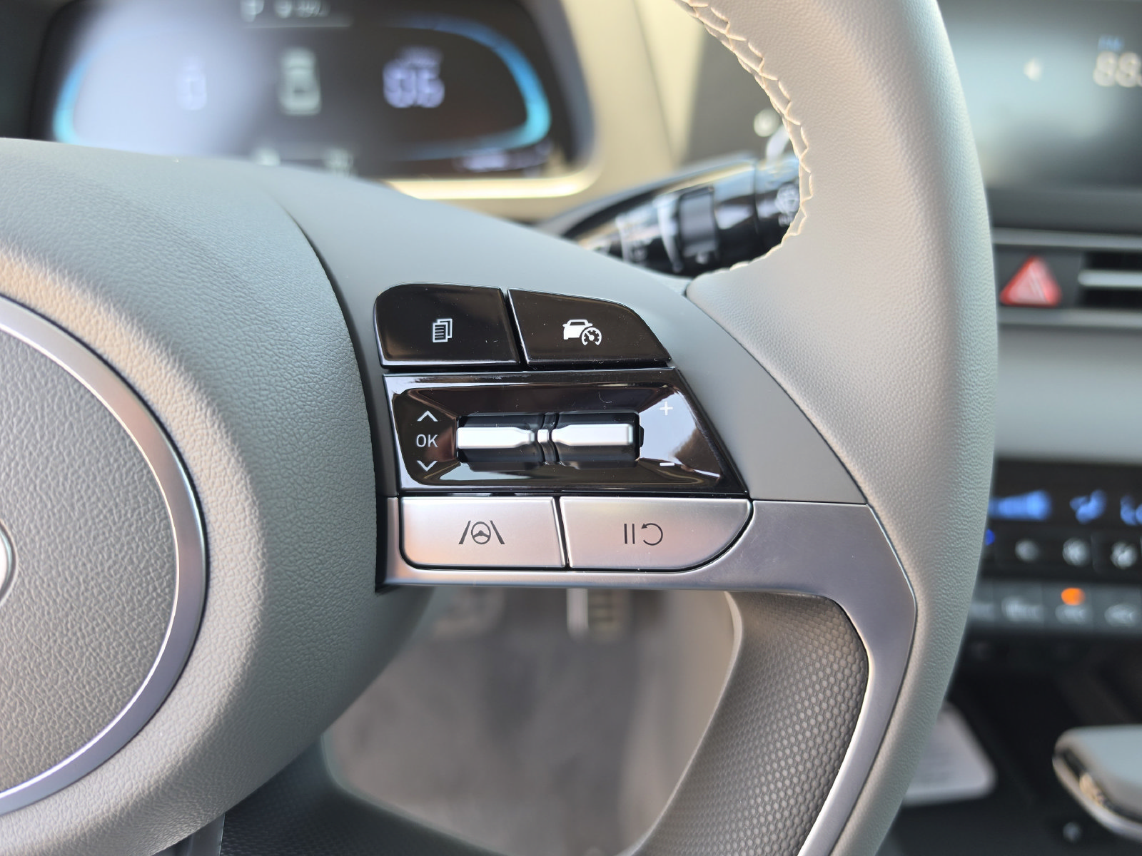 New 2026 Hyundai Elantra Sport FWD image 27