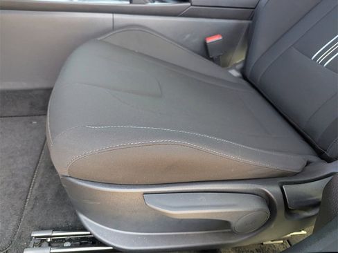 Certified 2025 Hyundai Elantra Sport image 13