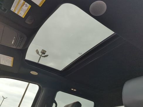 Used 2024 Ford F350 Platinum w/ FX4 Off-Road Package image 16