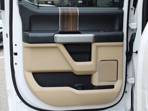 Used 2017 Ford F150 Lariat w/ Equipment Group 502A Luxury image 21